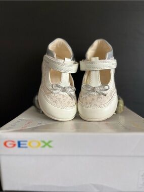 Toddler Geox Cream and Silver Girls Mary Jane Sneakers